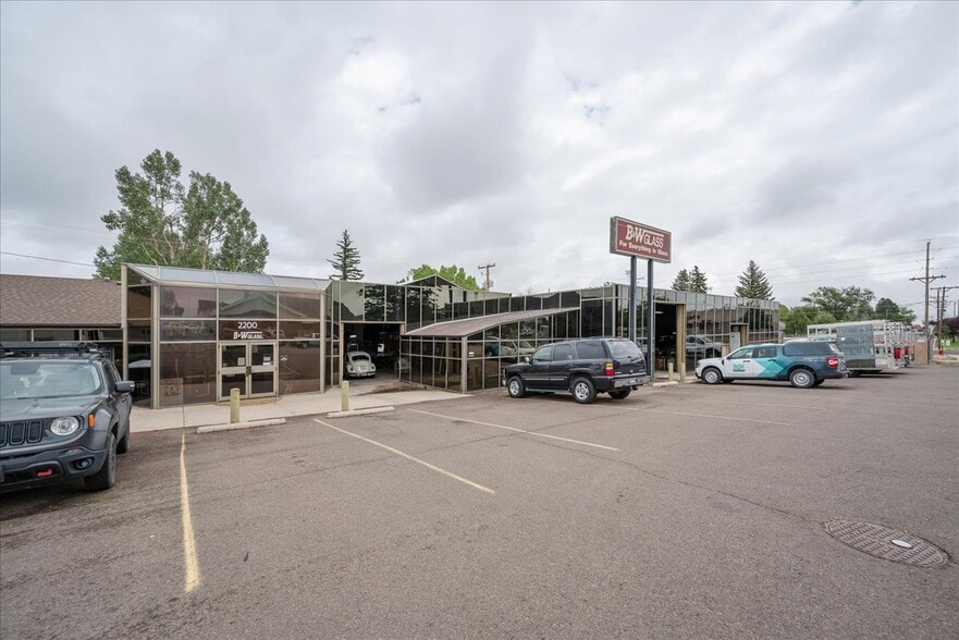 More Photos Of 2200 E 15th St, Cheyenne Flex For Sale