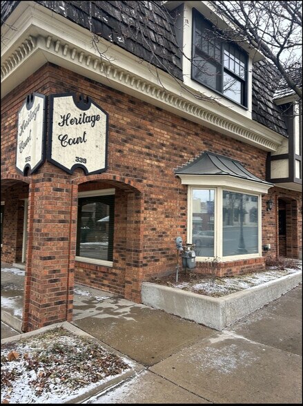 More Photos Of 339 N Milwaukee Ave, Libertyville Office For Sale