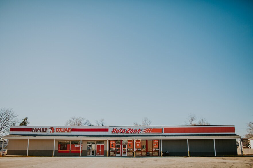 Primary Photo Of 915 N Washington St, Kokomo Freestanding For Sale