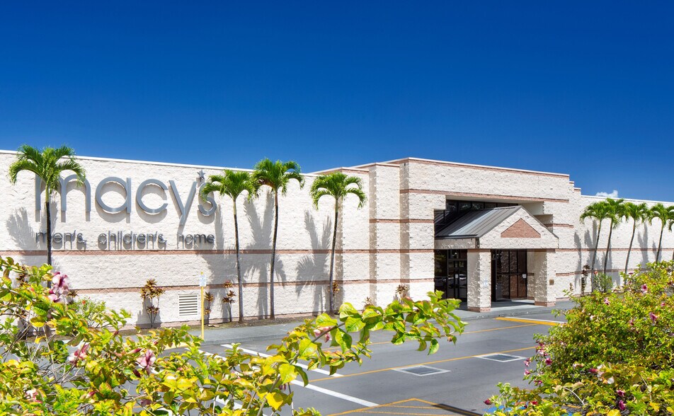 More Photos Of 111 E Puainako St, Hilo Unknown For Lease