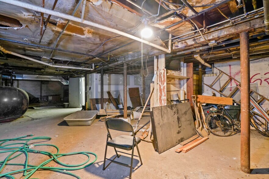 More Photos Of 1890 W 6th St, Brooklyn Storefront Retail Residential For Sale