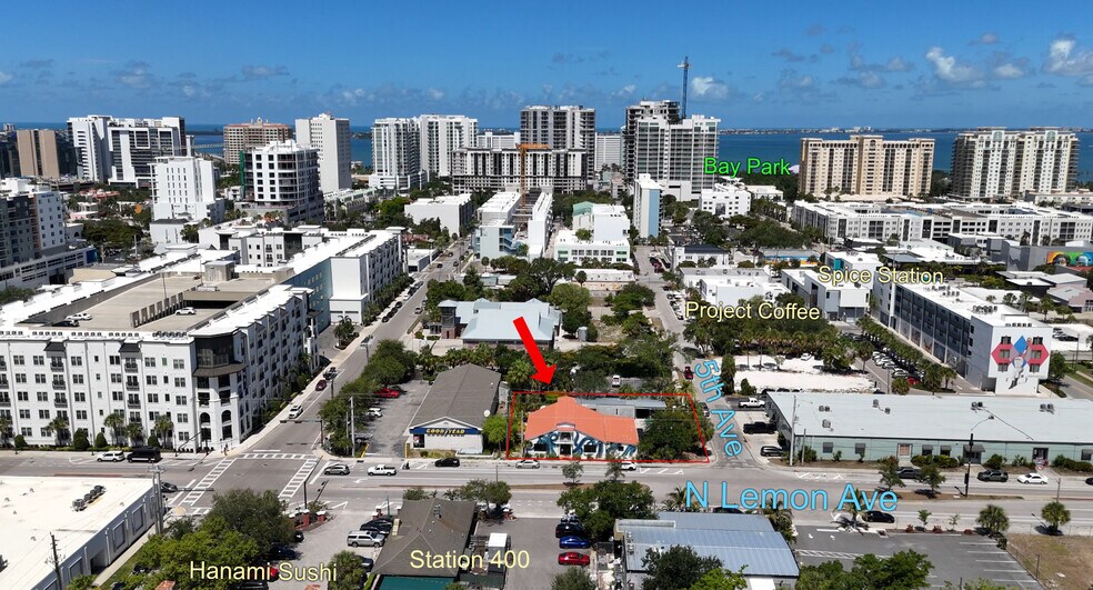 More Photos Of 423 N Lemon Ave, Sarasota Freestanding For Sale