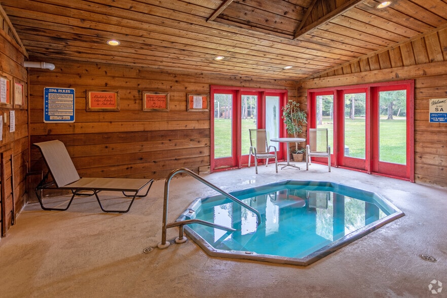 More Photos Of 9966 N State Road 27, Hayward Hotel For Sale