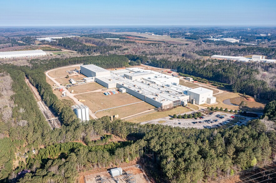 Primary Photo Of 411 Pegasus Pky, Lagrange Manufacturing For Lease