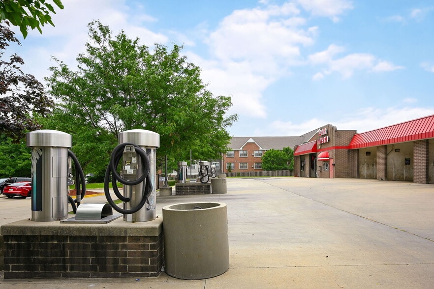 More Photos Of 11948 Riley St, Overland Park Carwash For Sale