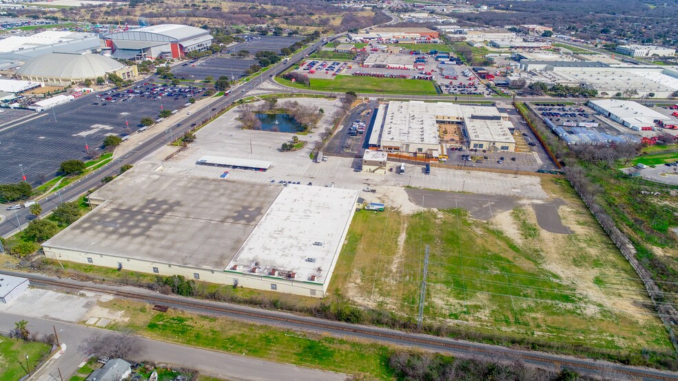 More Photos Of 3000 E Houston St, San Antonio Unknown For Lease