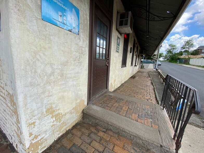 More Photos Of 4254 Arthur Kill Rd, Staten Island Storefront Retail Residential For Sale