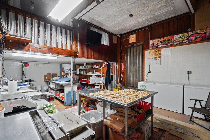 More Photos Of 415-423 Arnold St, Woonsocket Storefront For Sale