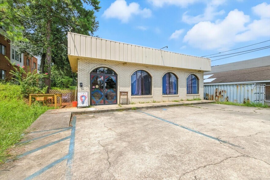 More Photos Of 2122 W Pensacola St, Tallahassee Freestanding For Lease