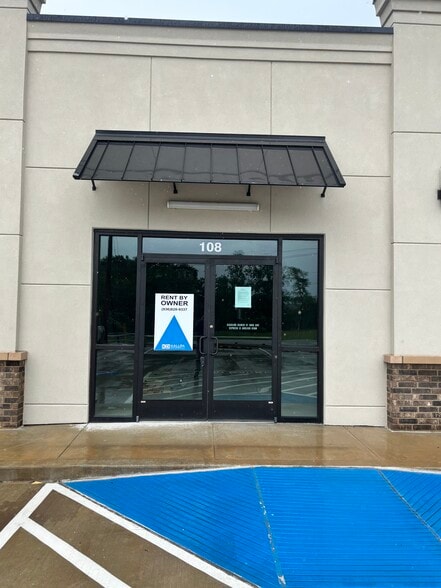 Primary Photo Of 15325 Summit Park Dr, Montgomery Storefront For Lease