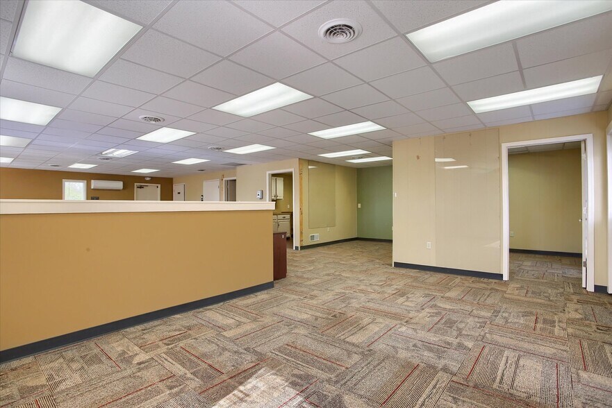 More Photos Of 55 W Shortcut Rd, Newport Loft Creative Space For Sale