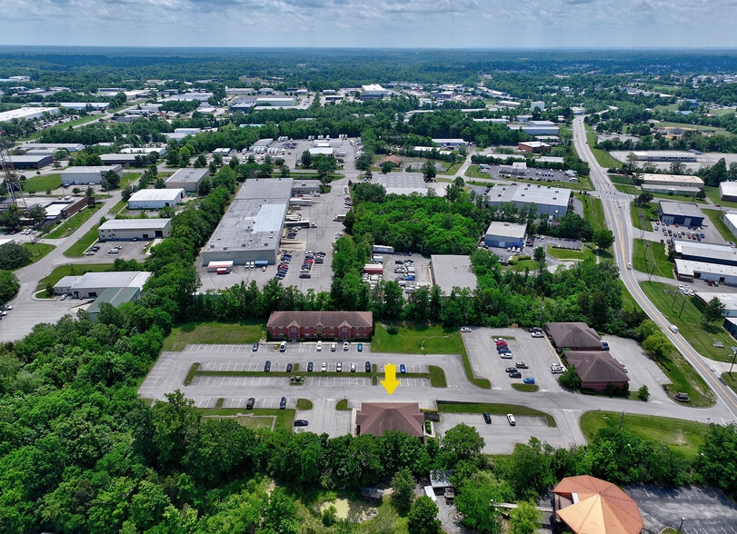 More Photos Of 10609-10611 Watterson Center Ct, Louisville Office For Sale