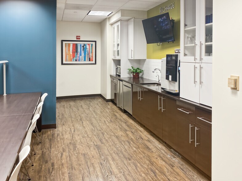 More Photos Of 8000 Towers Crescent Dr, Vienna Coworking Space