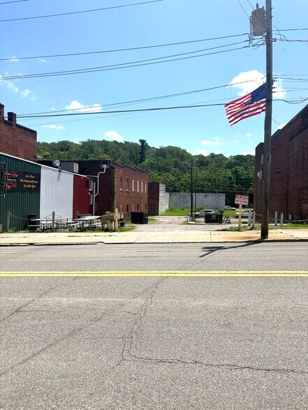 More Photos Of 114 E Lincoln Ave, Mc Donald General Retail For Sale