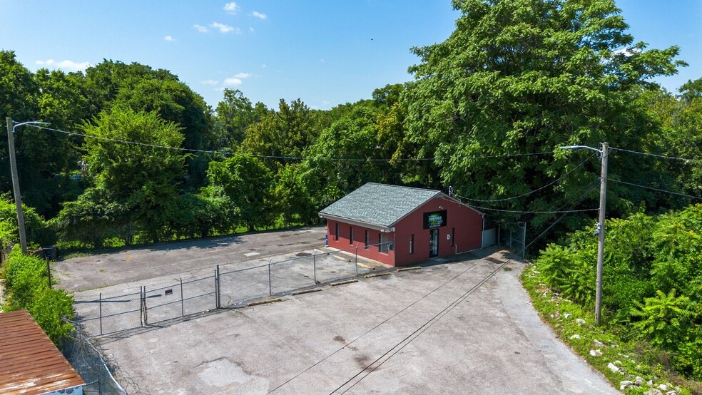 More Photos Of 5409 Charlotte Pike, Nashville Auto Dealership For Lease