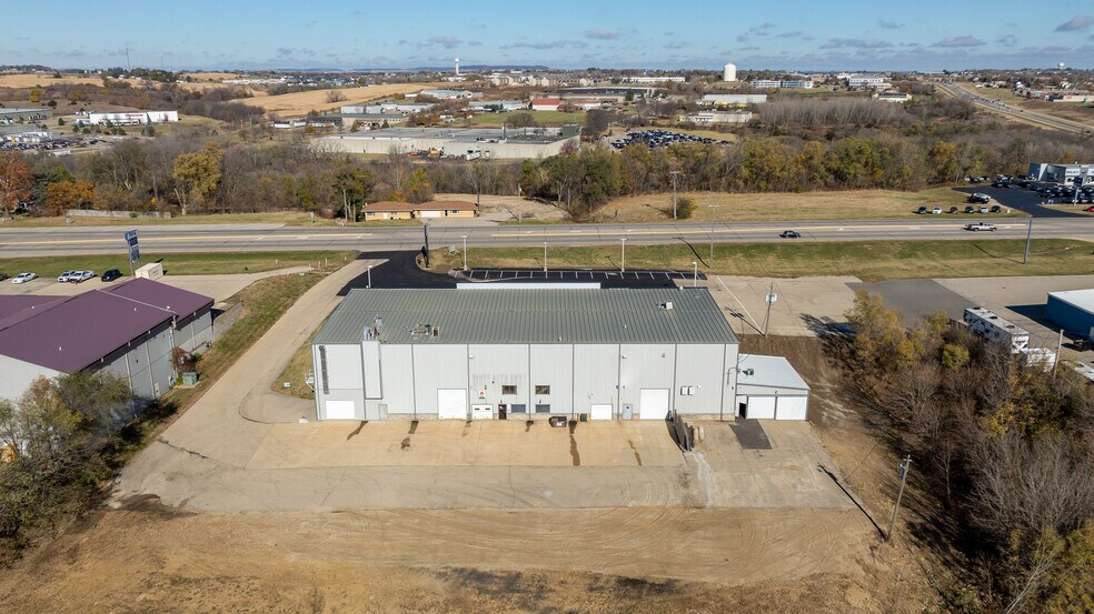 More Photos Of 4478-4488 Dodge St, Dubuque General Retail For Sale