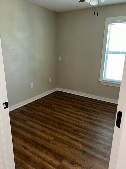 More Photos Of 223 E Bridge St, New Braunfels Office For Lease