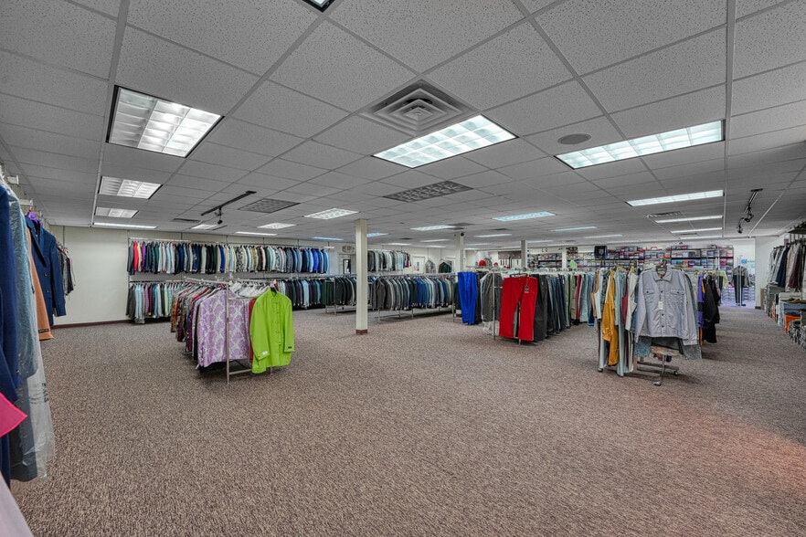 More Photos Of 2126 W Gore Blvd, Lawton Freestanding For Lease