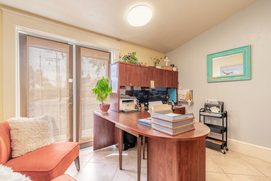 More Photos Of 1112 Riverside Dr, Holly Hill Storefront Retail Office For Sale