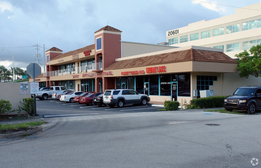 More Photos Of 20610-20636 Biscayne Blvd, Miami Storefront Retail Office For Lease