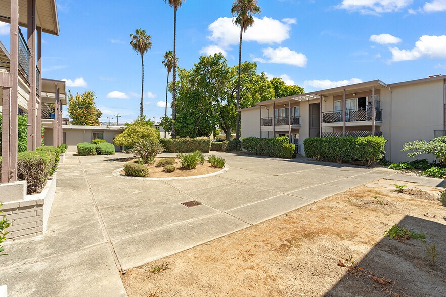 More Photos Of 445 N 26th St, San Jose Apartments For Sale