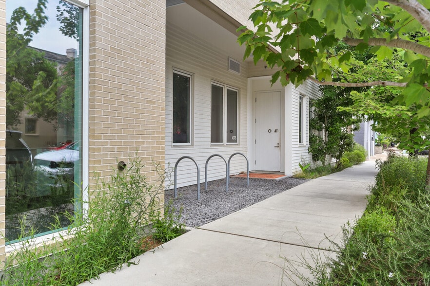 More Photos Of 1476 Magazine St, New Orleans Hotel For Sale