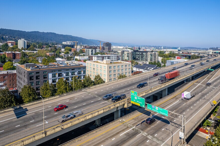 More Photos Of 1611 NW Marshall St, Portland Apartments For Lease