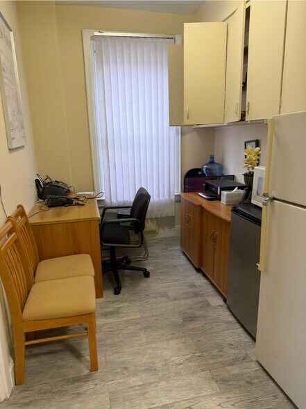 More Photos Of 1833 E 7th St, Brooklyn Storefront Retail Residential For Lease