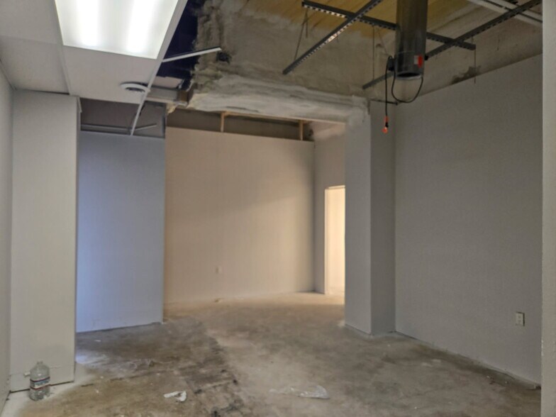 More Photos Of 608 E 10 Mile Rd, Hazel Park Warehouse For Lease