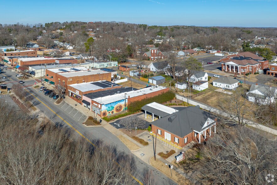 More Photos Of 125 E Virginia Ave, Bessemer City Bank For Sale