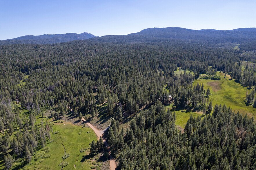 More Photos Of 320 Independence Lake Rd, Sierraville Lodge Meeting Hall For Sale