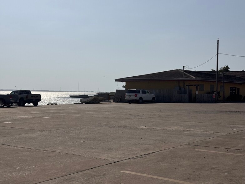 More Photos Of 510 E Queen Isabella Blvd, Port Isabel General Retail For Sale