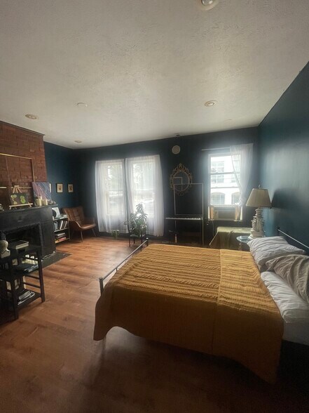More Photos Of 5817 Ellsworth Ave, Pittsburgh Storefront Retail Office For Lease