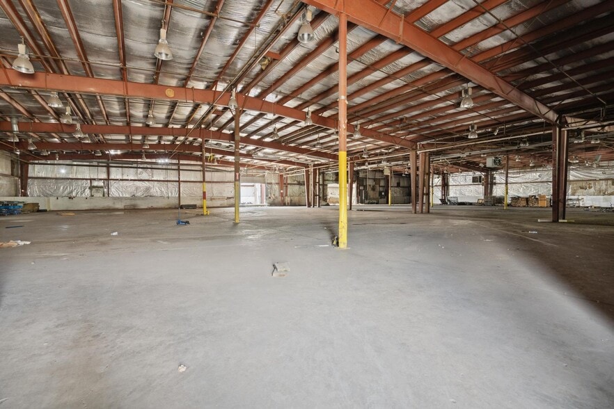 More Photos Of 724 N Irwin St, Dayton Warehouse For Sale