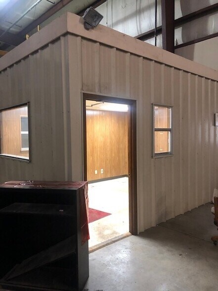More Photos Of 238 Industrial Park Dr, Soddy-Daisy Unknown For Lease