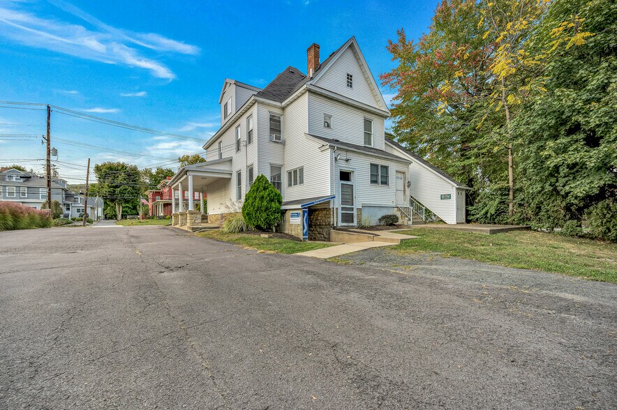 More Photos Of 1813 Main St, Blakely Office For Sale