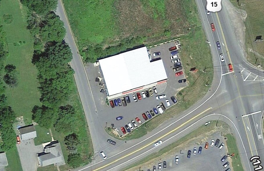 More Photos Of 60 Elimsport Rd, Montgomery Freestanding For Sale