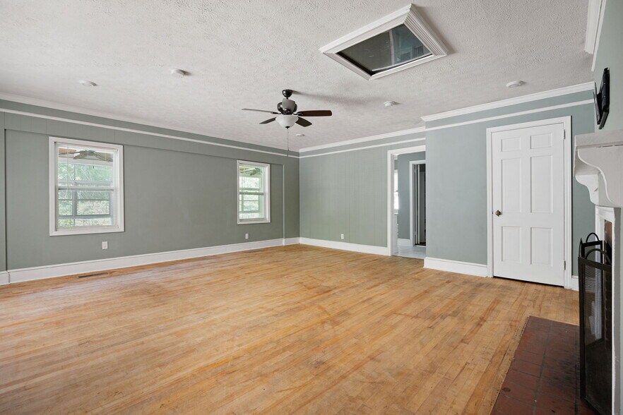 More Photos Of 250 E Memorial Dr, Dallas Land For Sale