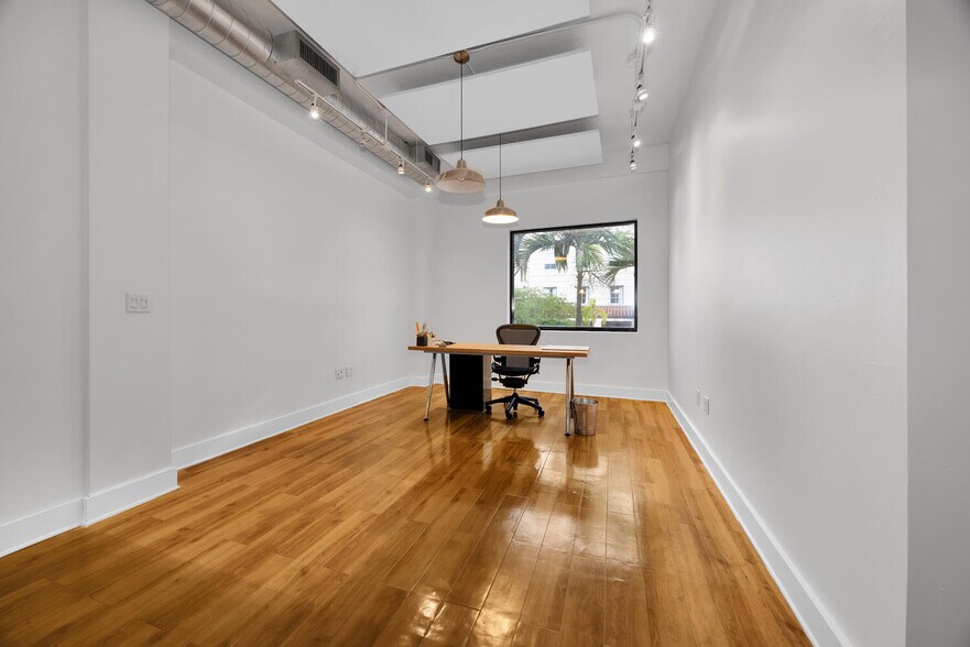 More Photos Of 2334-2346 Ponce De Leon Blvd, Coral Gables Office For Lease