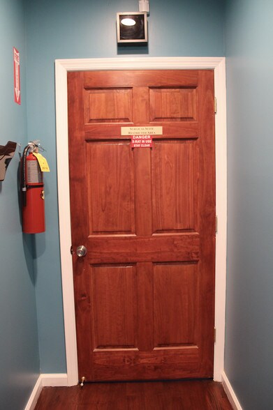 More Photos Of 3000 Eastchester Rd, Bronx Storefront For Sale