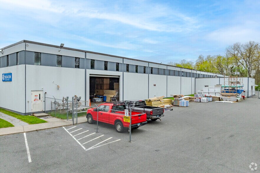More Photos Of 2 Great Pasture Rd, Danbury Manufacturing For Lease
