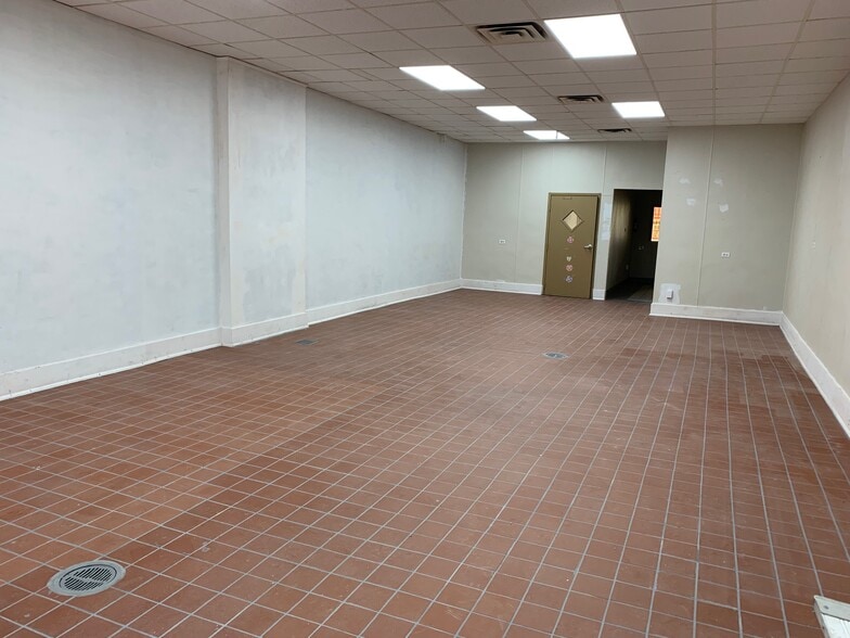 More Photos Of 1733-1739 N Harlem Ave, Chicago Storefront For Lease