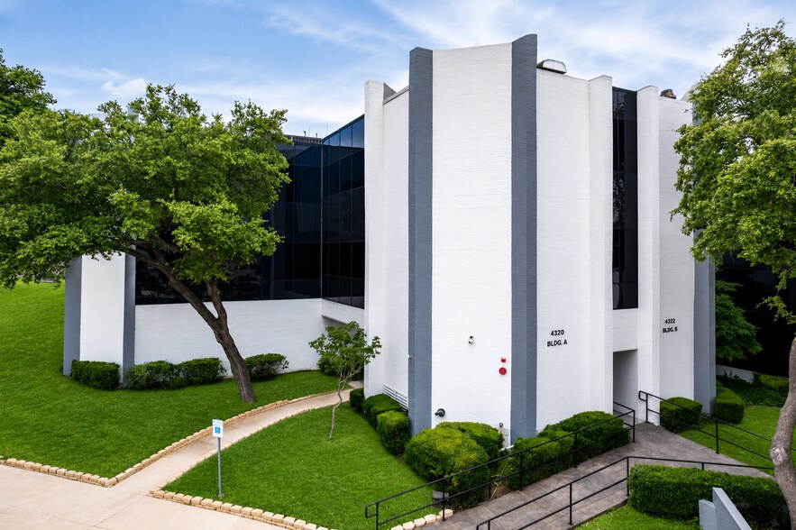 Primary Photo Of 4320 N Belt Line Rd, Irving Unknown For Lease