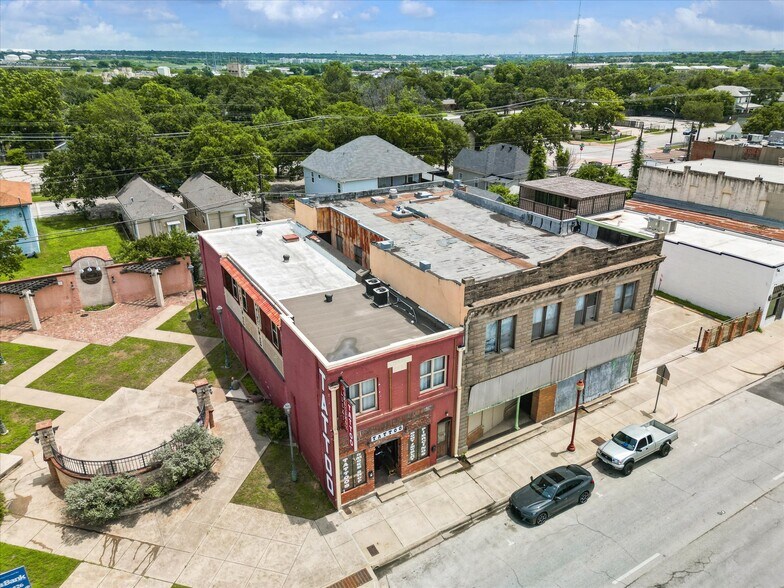 More Photos Of 1426 N Main St, Fort Worth Storefront Retail Office For Lease