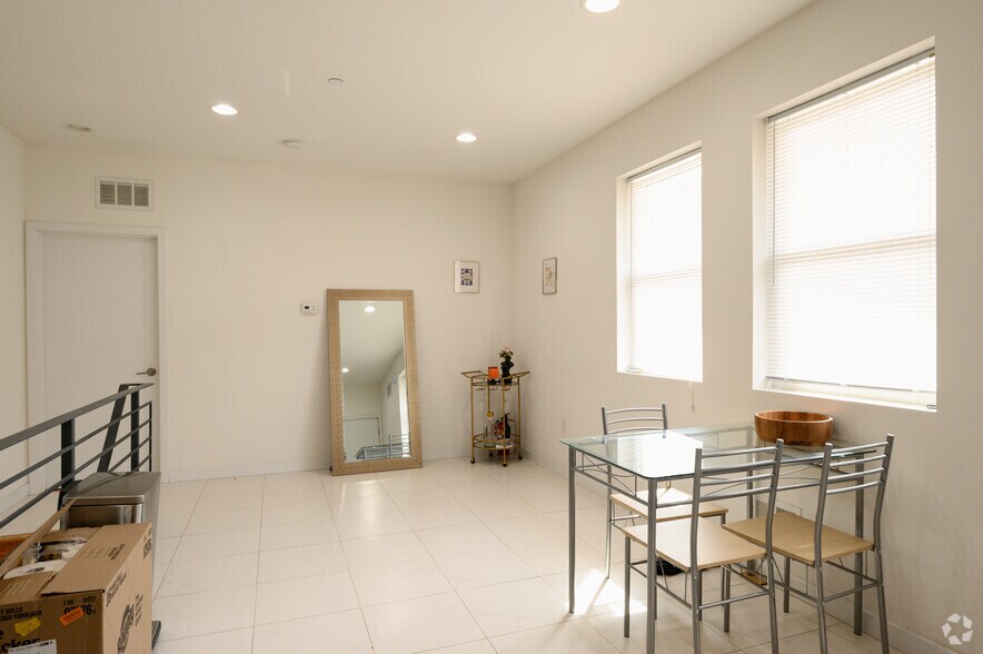 More Photos Of 521 N 34th St, Philadelphia Apartments For Sale
