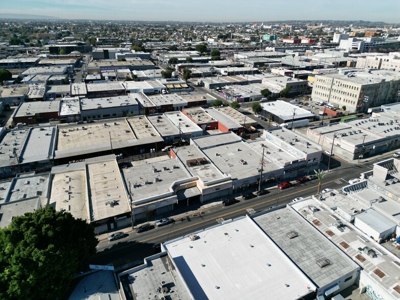 More Photos Of 1116 E 12th St, Los Angeles Warehouse For Lease