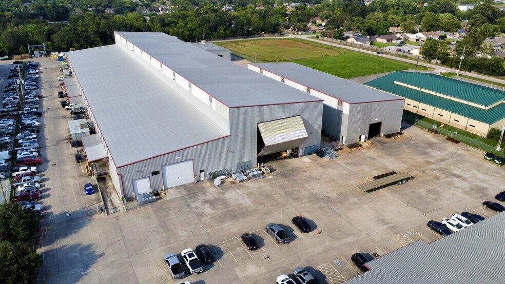 More Photos Of 1616 Gears Rd, Houston Manufacturing For Sale