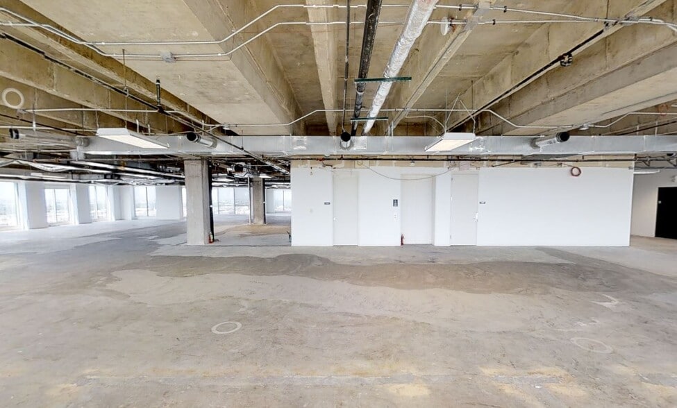 More Photos Of 6688 N Central Expy, Dallas Unknown For Lease