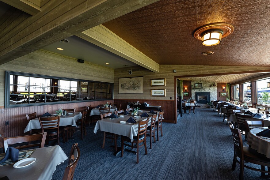 More Photos Of 380 S Lawson Dr, Green Lake Restaurant For Sale