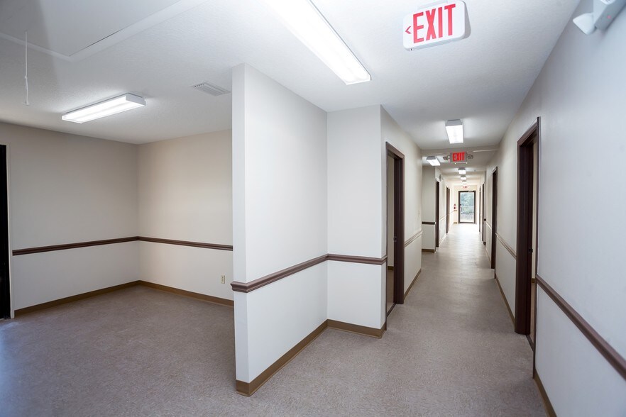 More Photos Of 506-508 Houston Ave NW, Live Oak Office For Sale